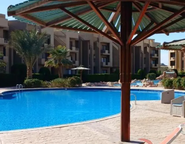 شالية ارضي بحديقة خاصة في بلو باي ٱسيا السخنة Tatil Evi